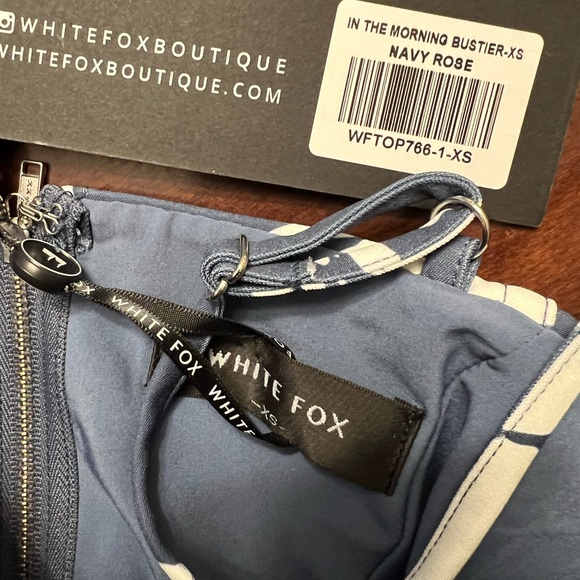 White Fox In The Morning Bustier Navy Rose floral spaghetti straps XS NWT - Picture 10 of 11